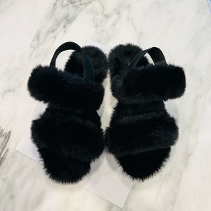 DOLCE VIITA BLACK FUR SLIPPERS, Size 8 •LIKE NEW•